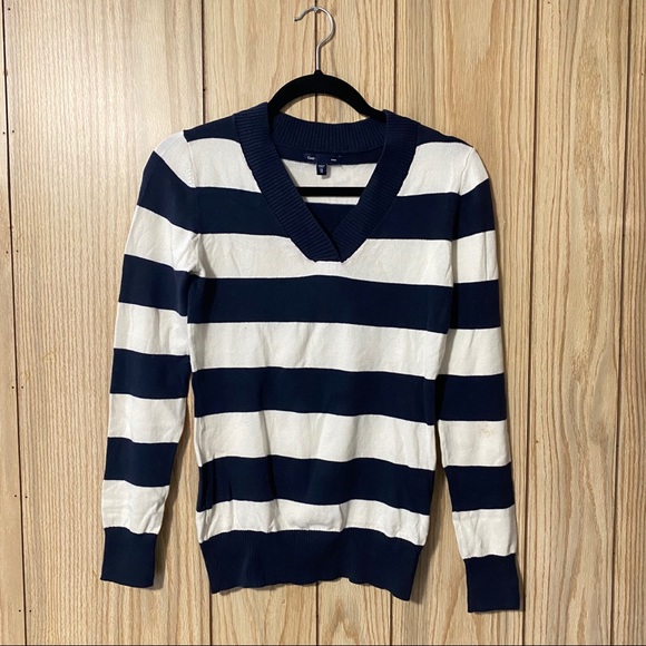 ⭐️Gap V Neck Sweater Dark Blue & White Stripe - Picture 4 of 9